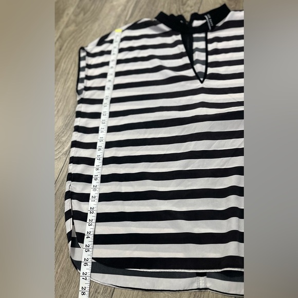 🖤✨ Luxe to Deluxe Striped Blouse - Size 10  ✨🖤 - Picture 8 of 12